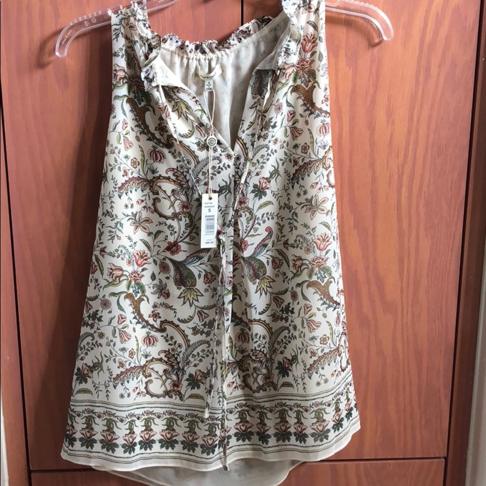 Women’s sleeveless shirt